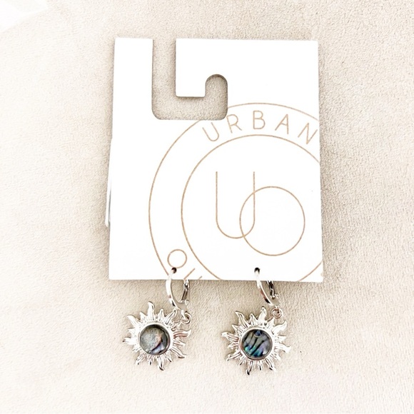 NWT Urban Outfitters Silver Boho Sun Drop Earrings - Picture 1 of 4